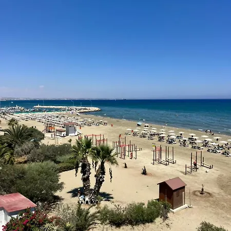 Апартаменти Lazuli Beachfront Sea View Ap 34 Ларнака
