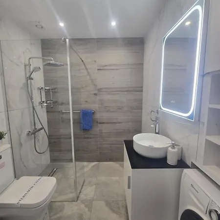 Lazuli Beachfront Sea View Ap 34 Апартаменти *