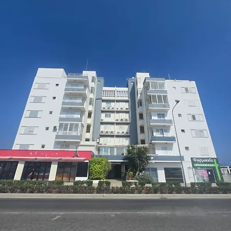 Lazuli Beachfront Sea View Ap 34 Ларнака