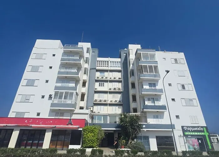 Lazuli Beachfront Sea View Ap 34 * Larnaka