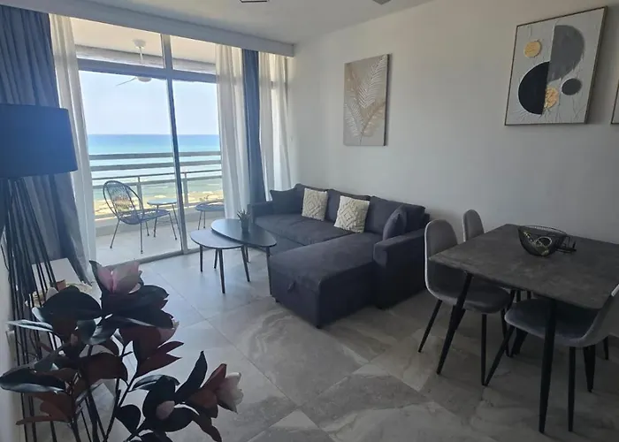 Lazuli Beachfront Sea View Ap 34 Apartment