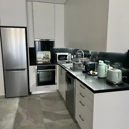 Lazuli Beachfront Sea View Ap 34 * Larnaca