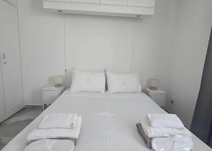 Lazuli Beachfront Sea View Ap 34 * Larnaca